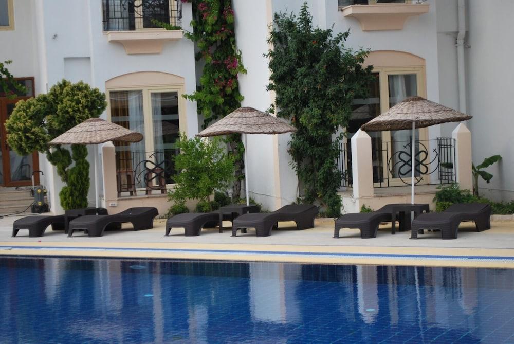 Serpina (adults Only) Otel 3*